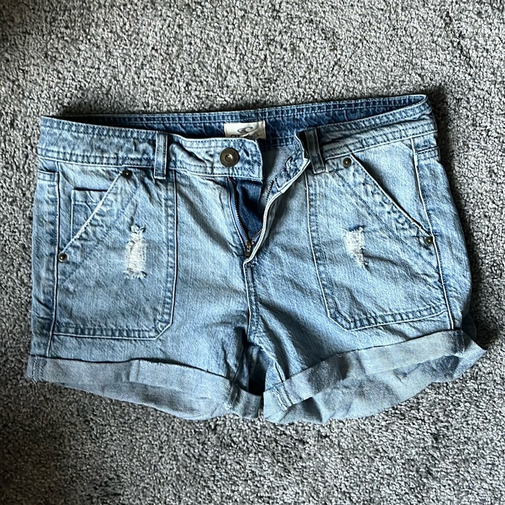 O’Neill distressed shorts. SMALL 7. Never worn.